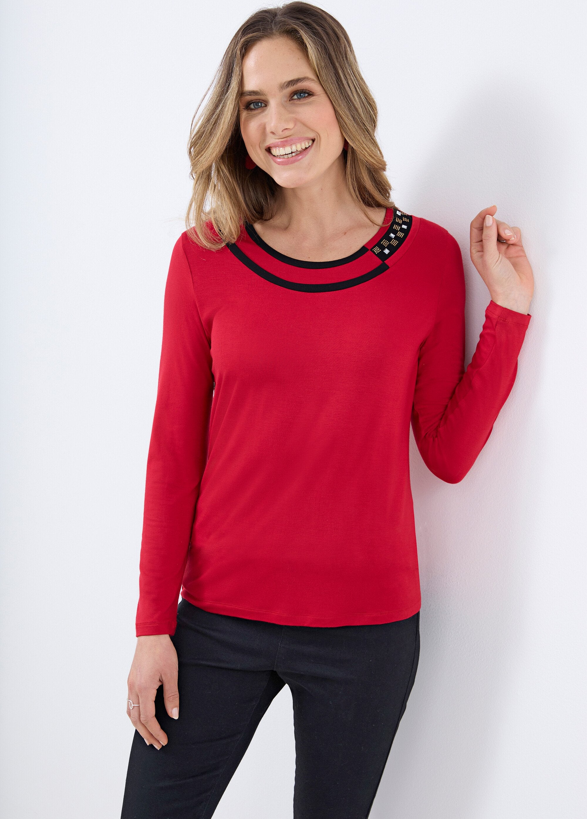 Flowing_round_neck_t-shirt_with_rhinestones_Red_FA1_slim