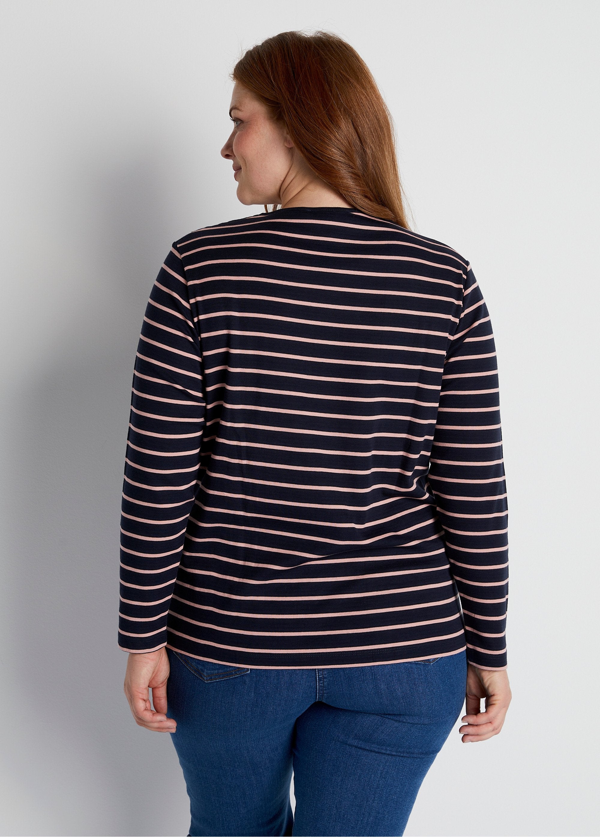 Short_cotton_sailor_t-shirt_with_long_sleeves_Navy_and_pink_DO1_curvy