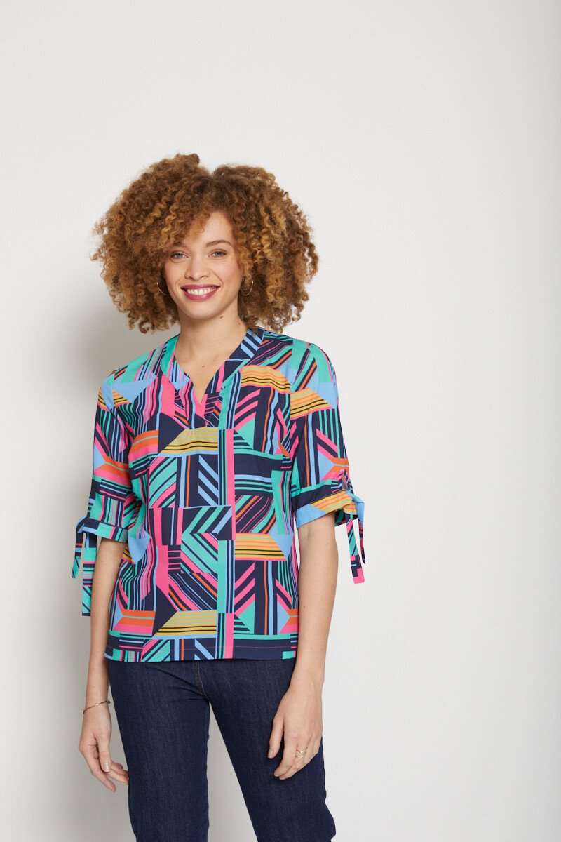 Straight_tunic_with_3/4_length_sleeves_Navy_background_print_FA1_slim