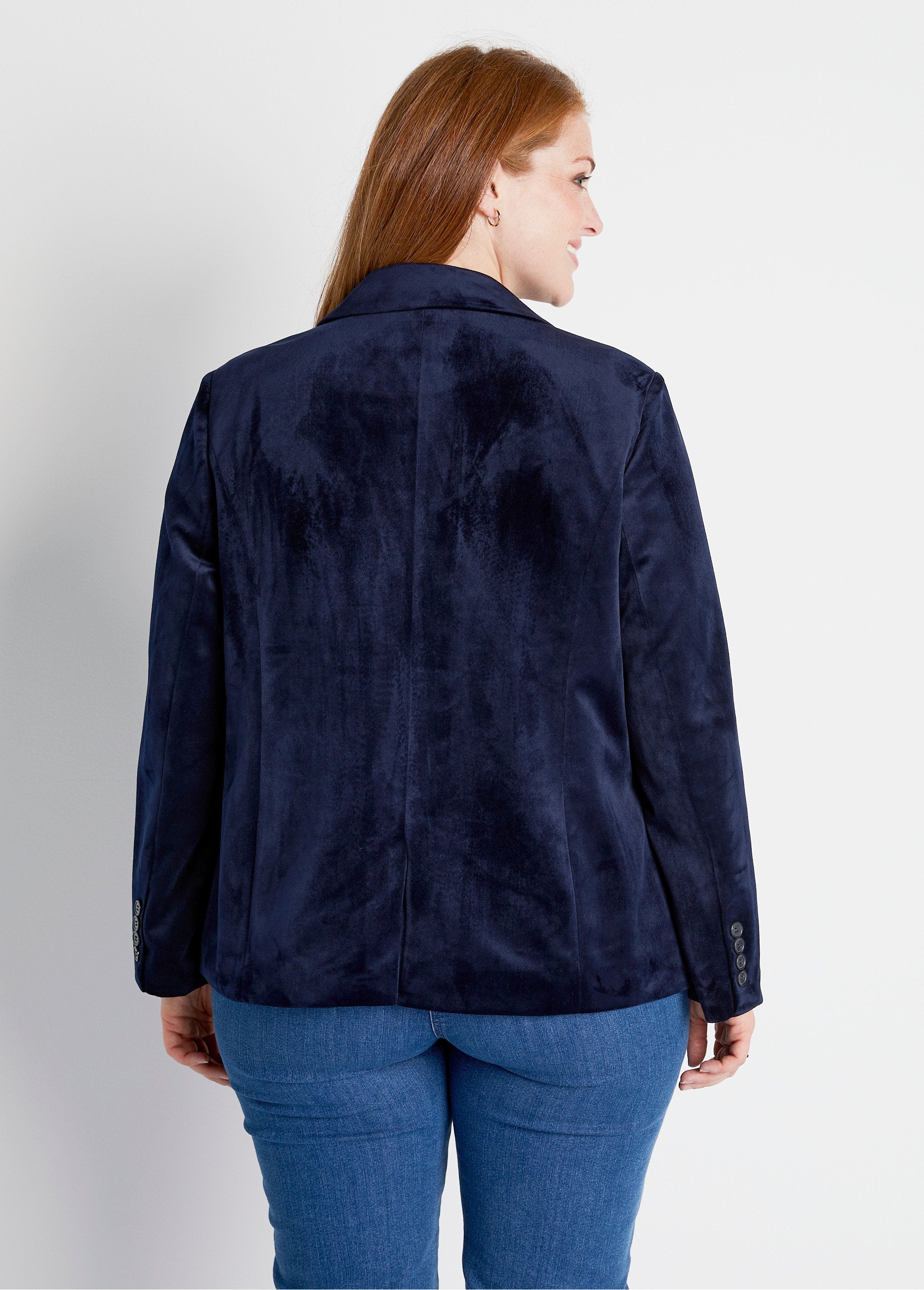 Straight_plain_velvet_blazer_jacket_with_tailored_collar_Marine_DO1_curvy