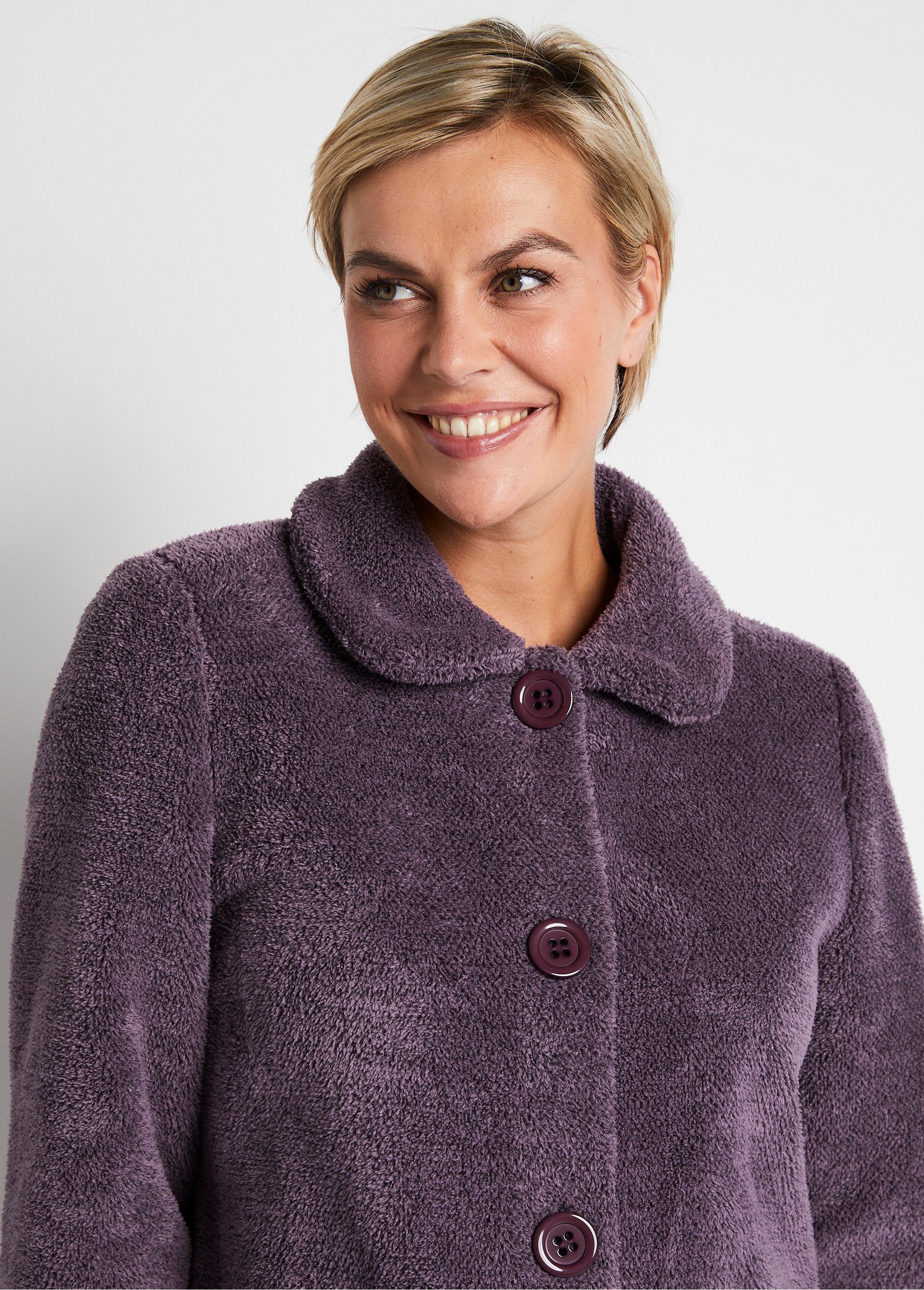 Buttoned_plush_knit_indoor_jacket_Plum_DE1_slim