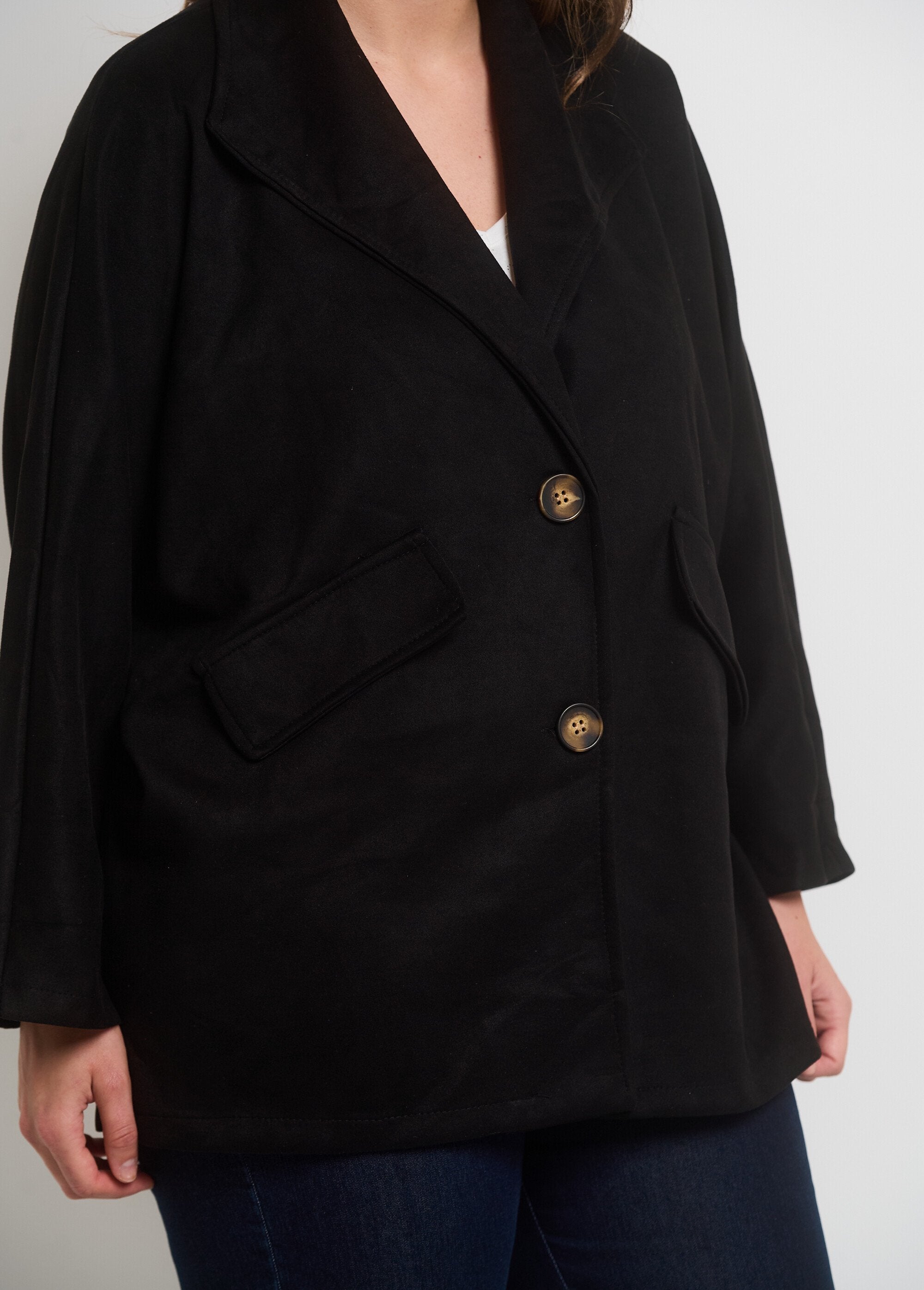 Suedette_long-collared_jacket_Black_DE2_curvy