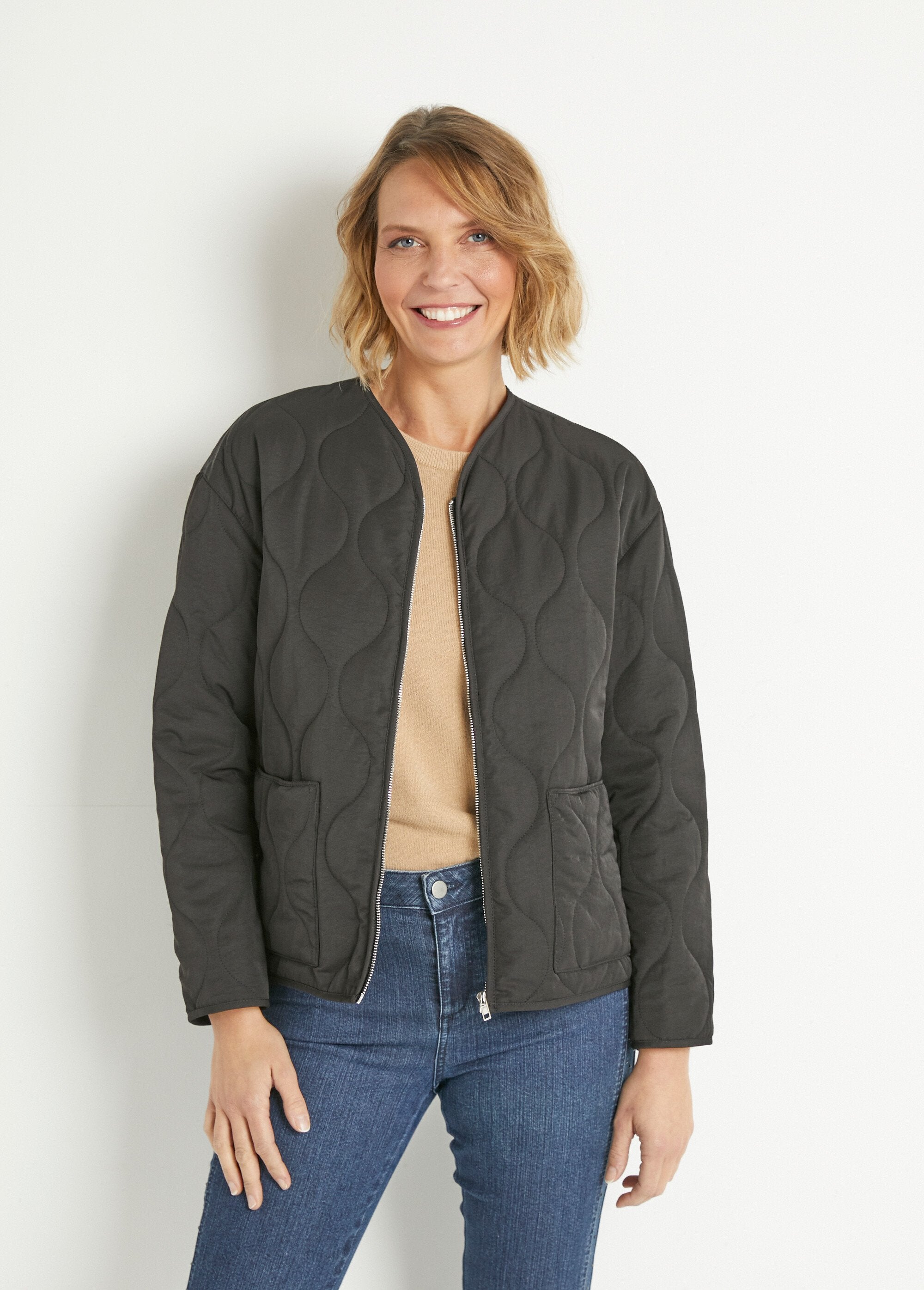 Plain_quilted_jacket_with_zipper_and_topstitching_Black_FA1_slim